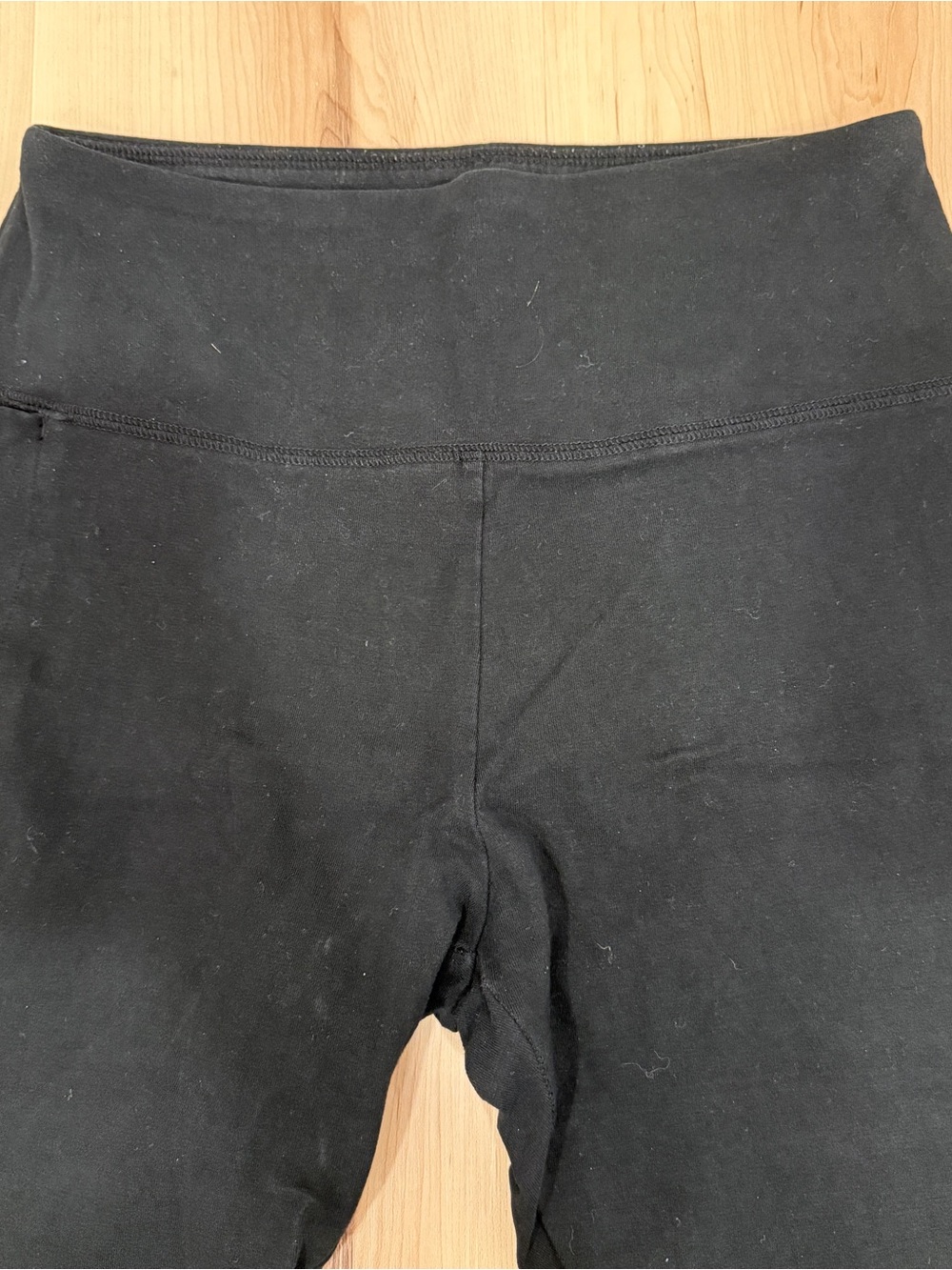 Hollister Ultra High Rise Black Leggings - Picture 2 of 4